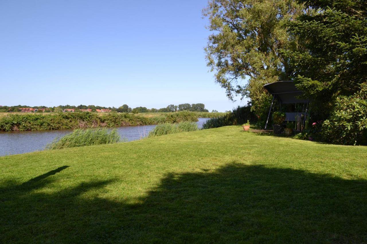 Ferienhaus Am Wasser Hinte Kültér fotó
